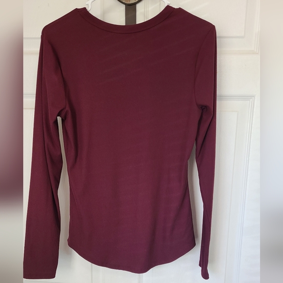 (430) No Boundaries Woman's Long Sleeve Ribbed T-Shirt, Size: L Color: Maroon - Picture 7 of 10